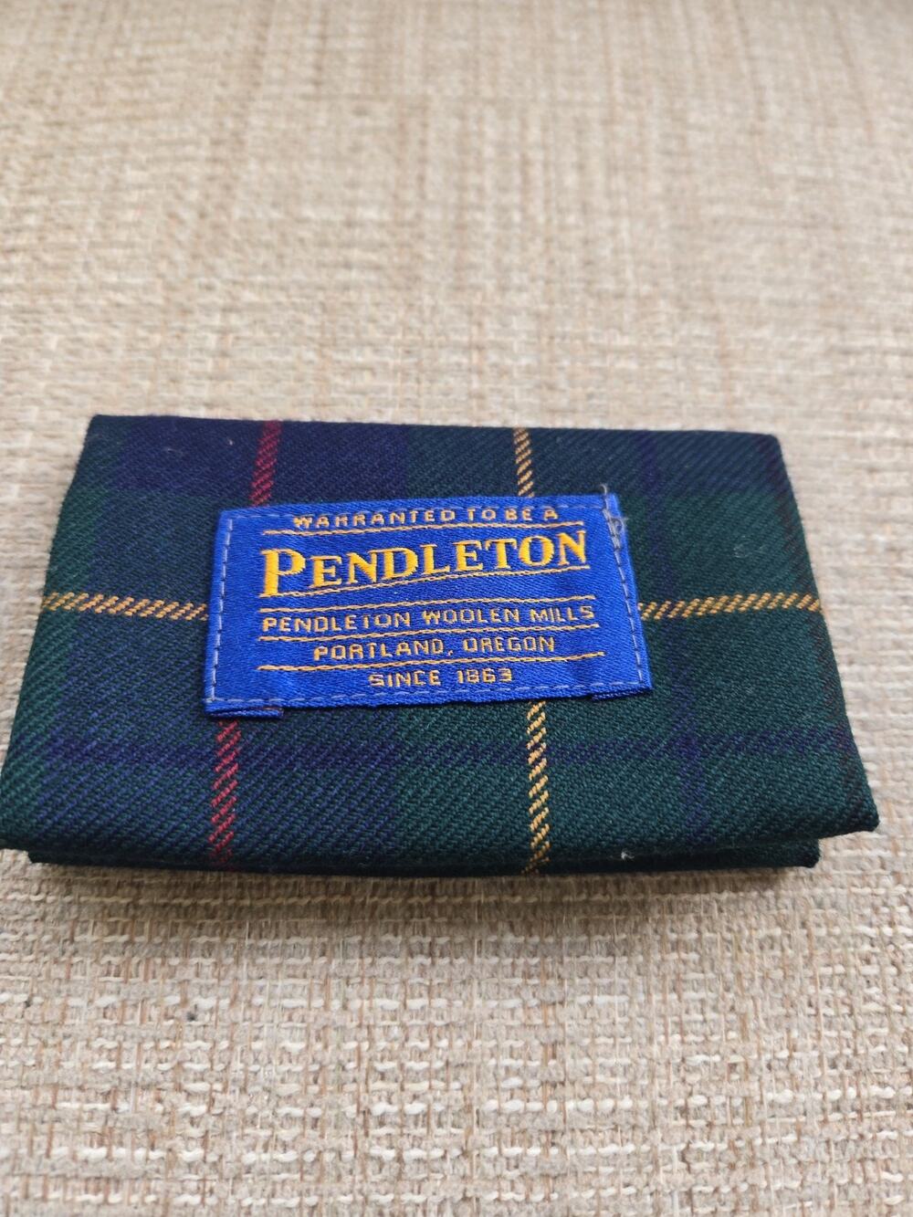 VINTAGE PENDLETON WOOL BIFOLD CARD WALLET TARTAN PLAID 4” X 2.5” MADE IN USA